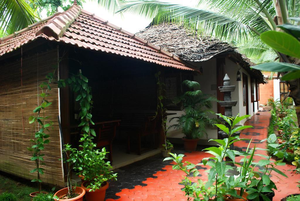 Chakra Ayurvedic Resort コーバラム エクステリア 写真